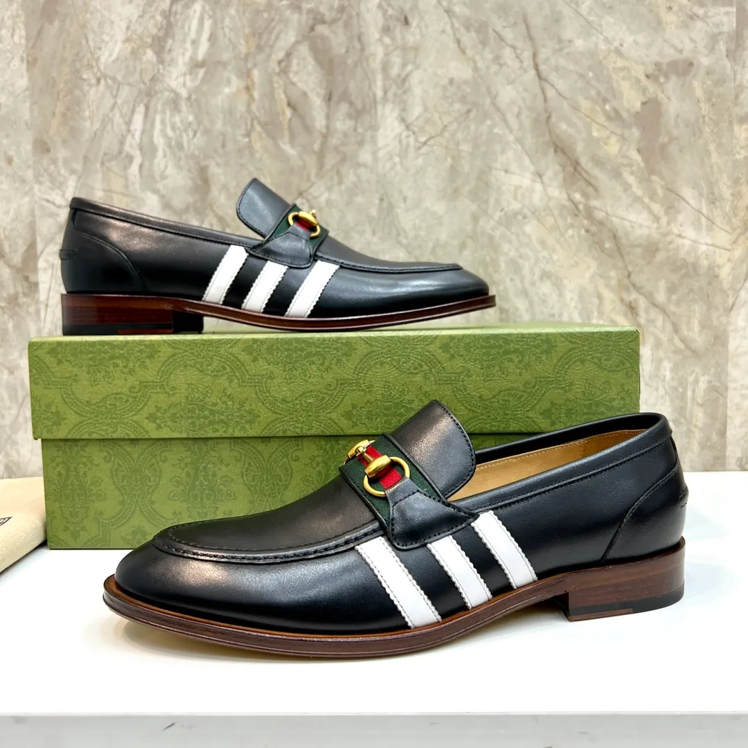 Original leather outsole P900 Brand: Co-branded Adidas｜GUCCI (Gucci) Standard code: Men's size 38–44 (45/46 can be customized) Grade: Same style as the official website Original quality Material: Original cowhide Leather lining Original leather outsole Style category: Men's fashionable casual leather shoes Distinguished big-name luxury elements top luxury Color: Actual picture